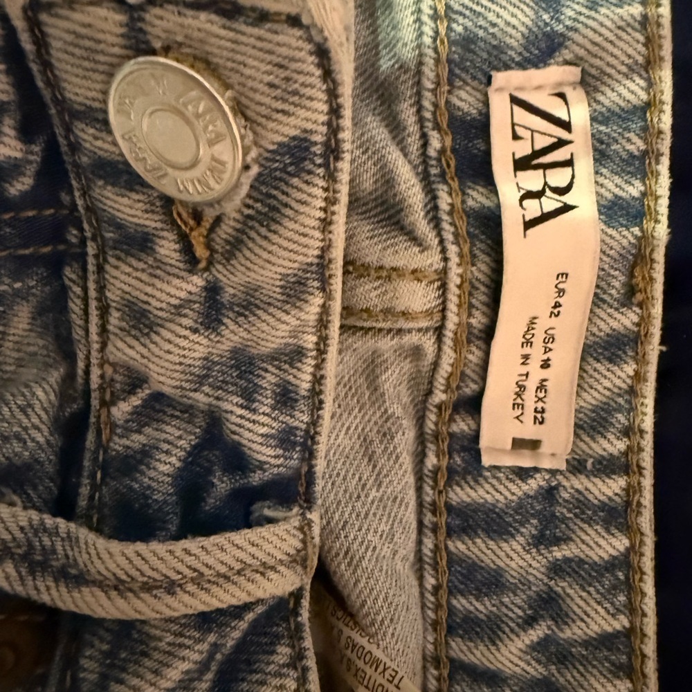 Zara Light Blue Distressed Jean Shorts - Picture 4 of 4